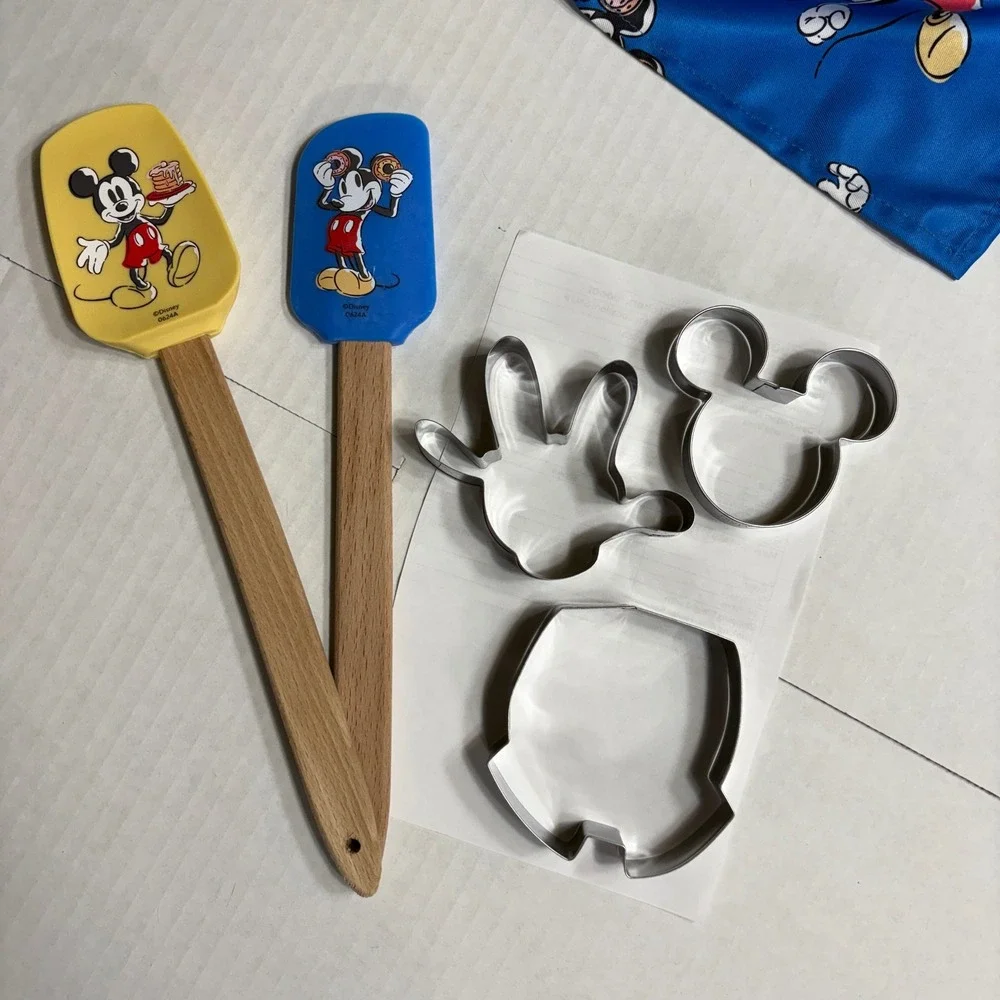 Disney Mickey Mouse Kids 7pc Baking Set Apron Bowl Spatulas Cookie Cutters Sz6/7